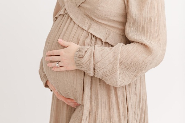 男同性伴侣怎么选择代妈